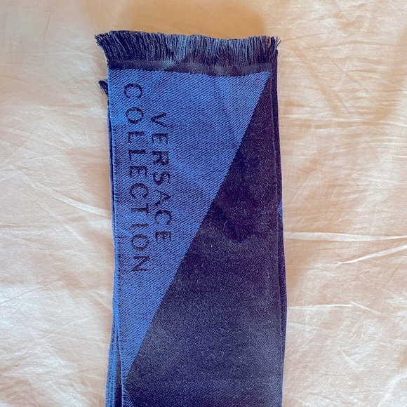 Versace Collection Scarf - Picture 1 of 3